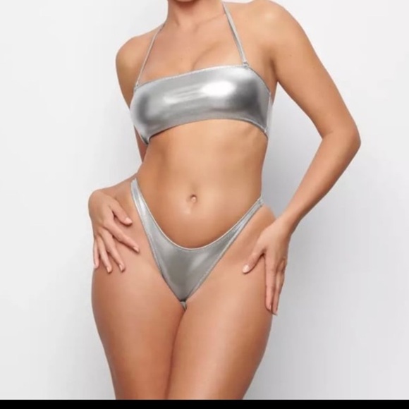SKIMS Other - NWT SKIMS Metallic Silver Bandeau Bikini Set 2X